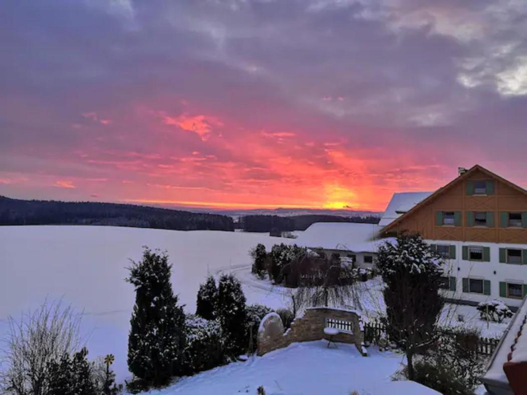 Apartment Auszeit Mit Kueche Viel Ruhe Und Natur Untrasried Bagian luar foto