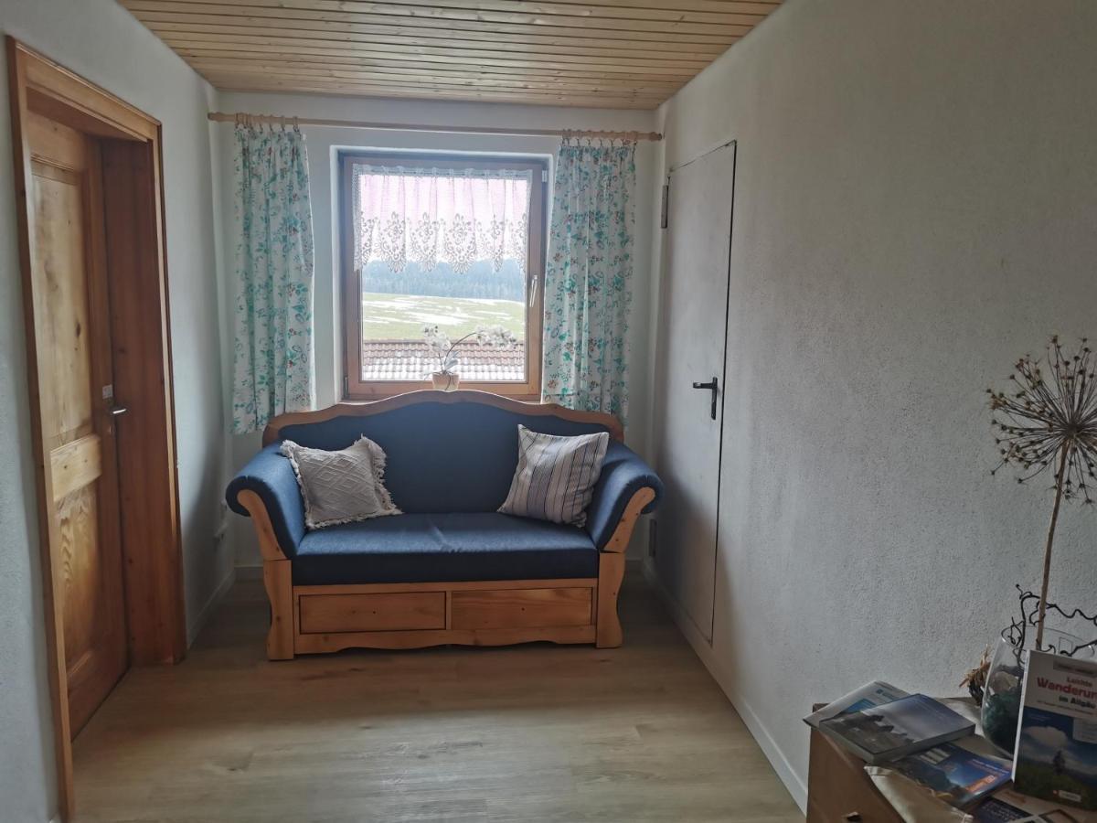 Apartment Auszeit Mit Kueche Viel Ruhe Und Natur Untrasried Bagian luar foto