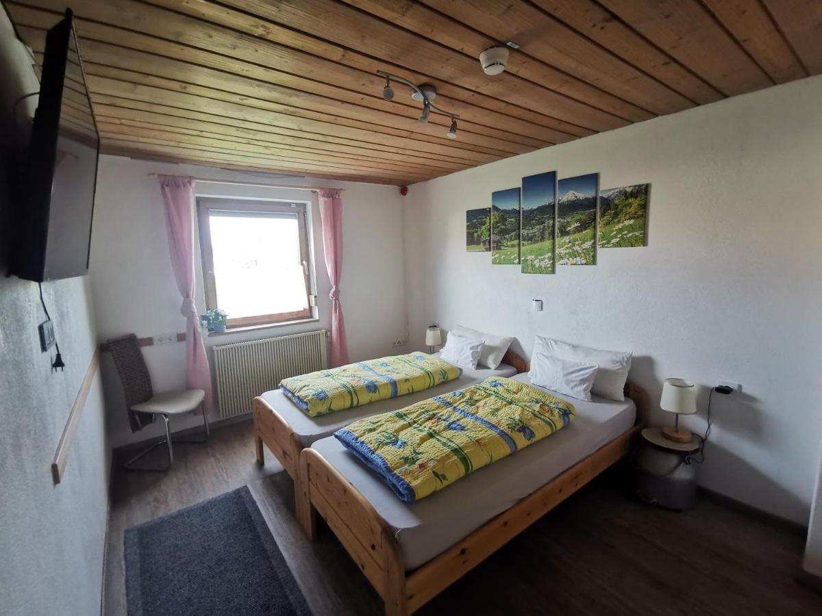 Apartment Auszeit Mit Kueche Viel Ruhe Und Natur Untrasried Bagian luar foto
